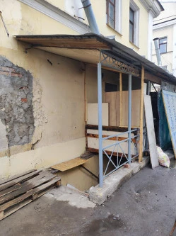 Право аренды помещения площадью 226,9  кв. м в Апраксином дворе